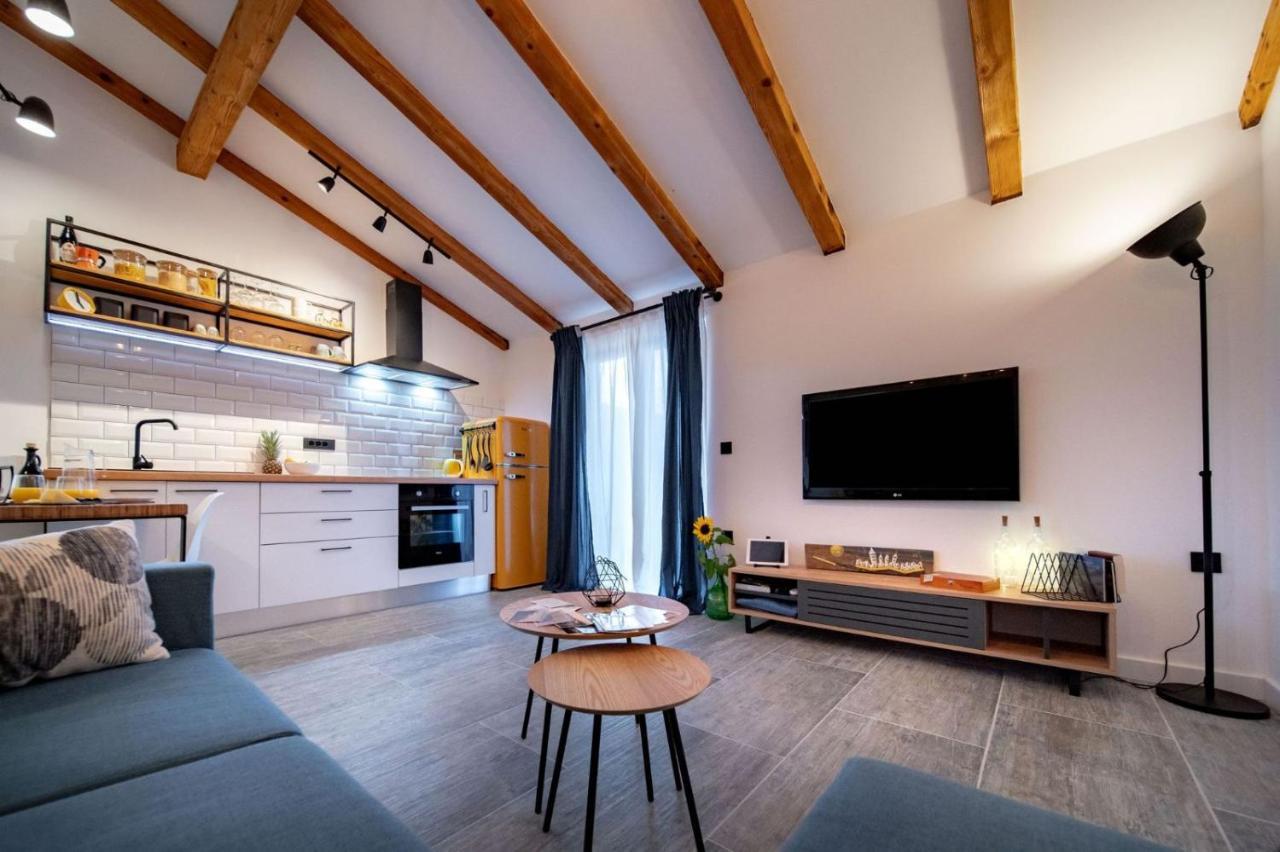 Novouredeni Apartman Marko Mundanije Екстериор снимка