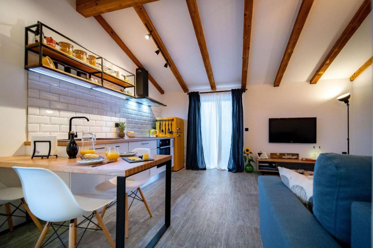 Novouredeni Apartman Marko Mundanije Екстериор снимка