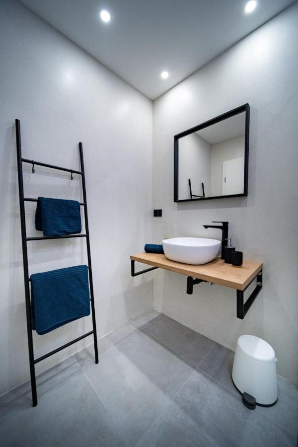 Novouredeni Apartman Marko Mundanije Екстериор снимка
