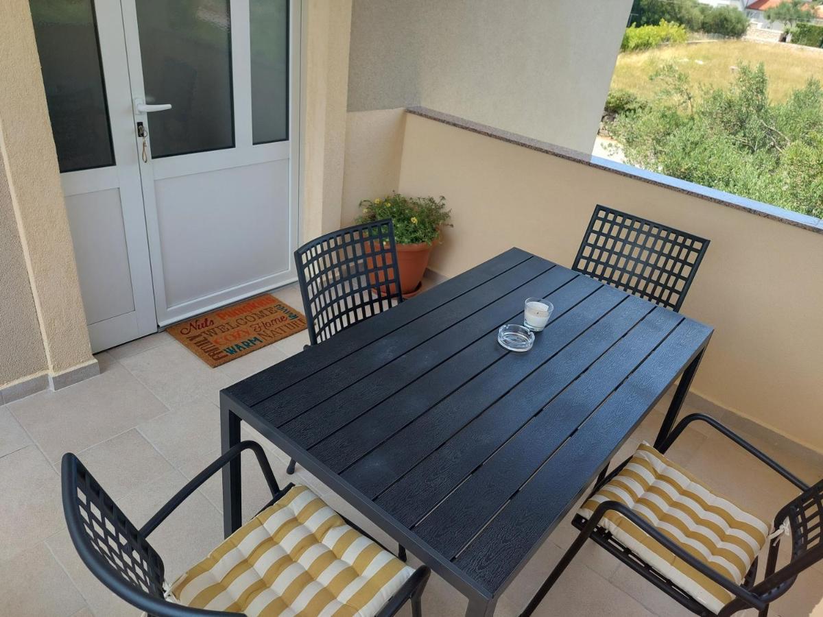 Novouredeni Apartman Marko Mundanije Екстериор снимка